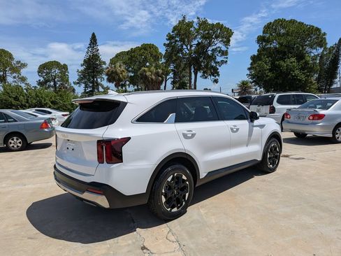 Certified 2026 Kia Sorento S FWD image 8