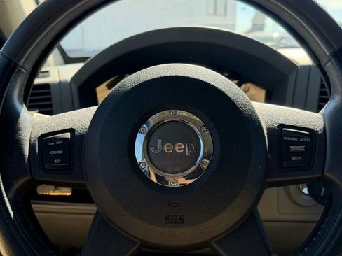 Used 2007 Jeep Grand Cherokee SRT8 w/ SRT Option Group I image 15