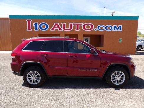 Used 2021 Jeep Grand Cherokee Laredo X AWD/4WD image 1