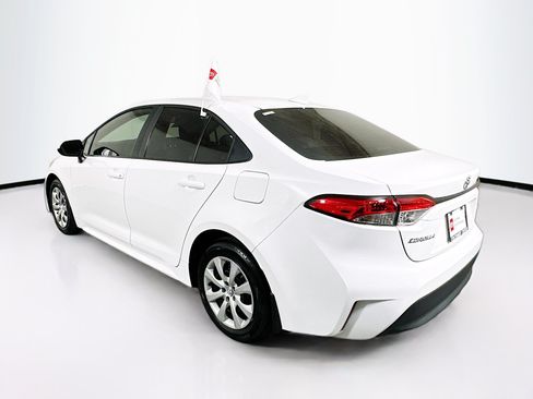 Certified 2025 Toyota Corolla LE FWD image 5