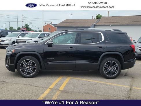 Used 2020 GMC Acadia SLT w/ Driver Alert Package II FWD image 2