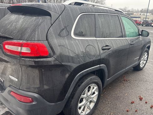 Used 2016 Jeep Cherokee Latitude w/ Cold Weather Group image 13