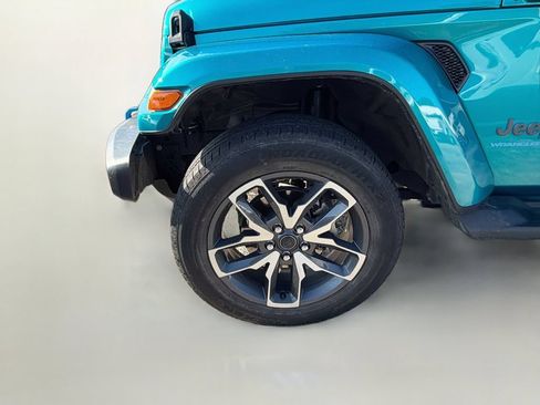 Used 2024 Jeep Wrangler Unlimited w/ Convenience Group AWD/4WD image 10