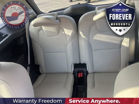 Used 2022 Volvo XC90 T6 Momentum w/ Advanced Package AWD/4WD image 16