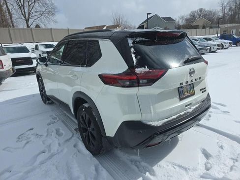 Certified 2023 Nissan Rogue SV w/ SV Premium B Package image 6