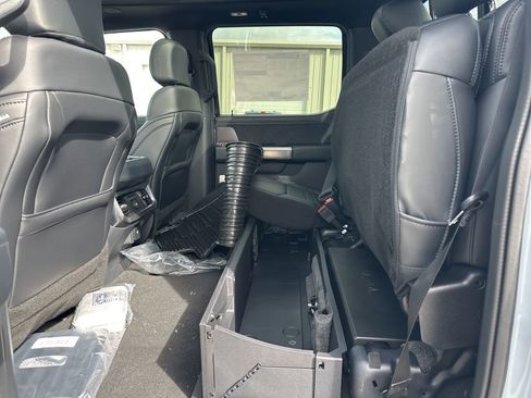New 2026 Ford F250 Platinum image 44