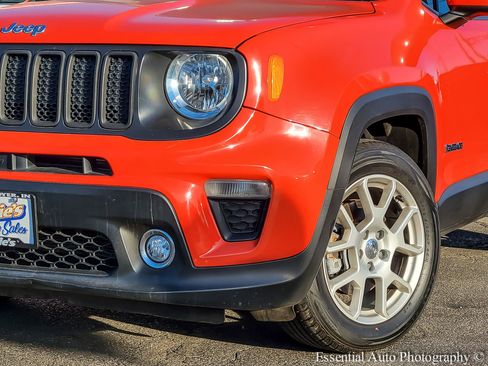 Used 2019 Jeep Renegade Latitude FWD image 30