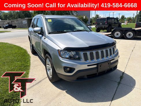 Used 2017 Jeep Compass Latitude AWD/4WD image 1