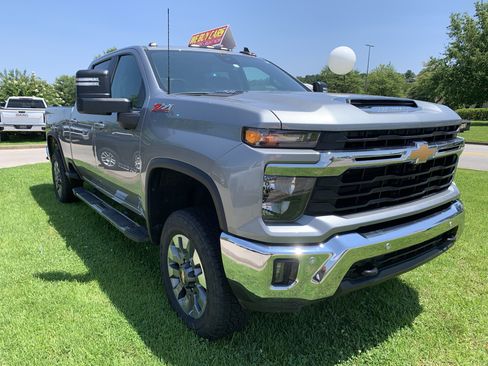Used 2025 Chevrolet Silverado 2500 LT w/ All Star Edition AWD/4WD image 5