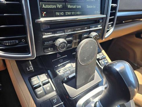 Used 2016 Porsche Cayenne S AWD/4WD image 31
