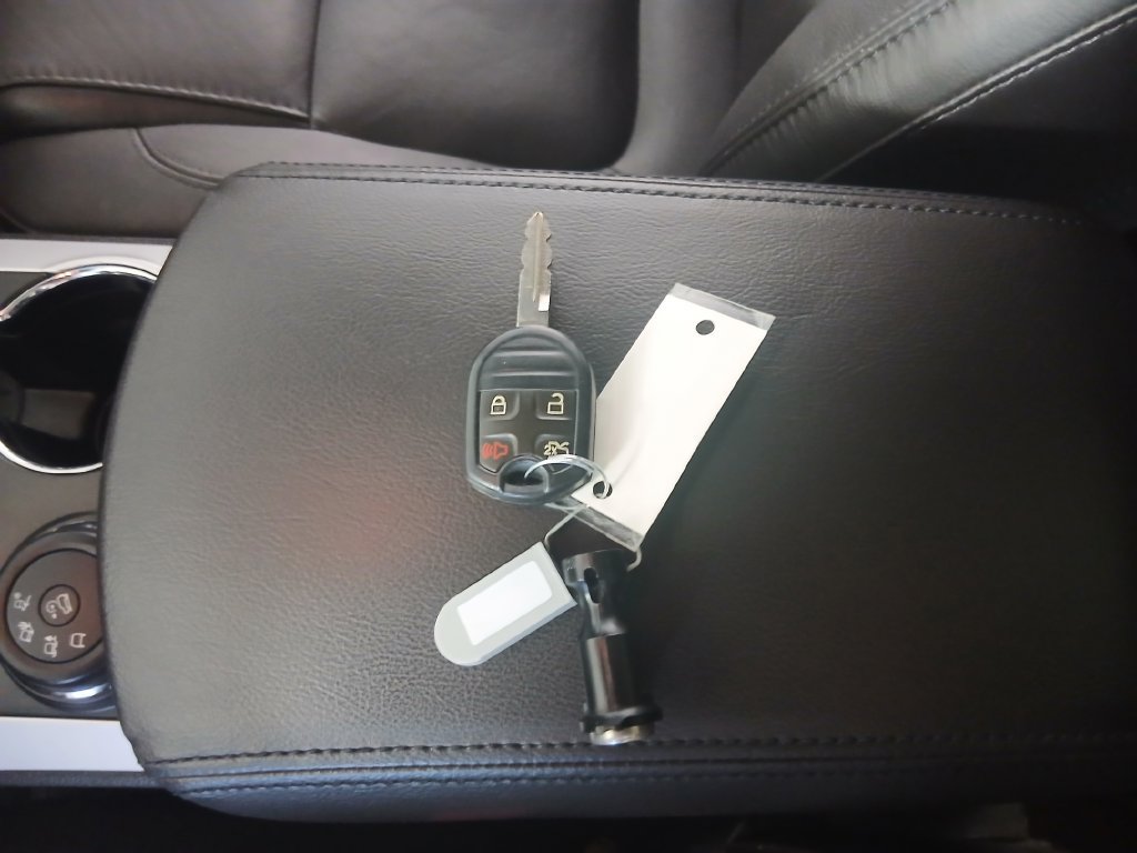 Used 2014 Ford Explorer XLT w/ Equipment Group 202A AWD/4WD image 38