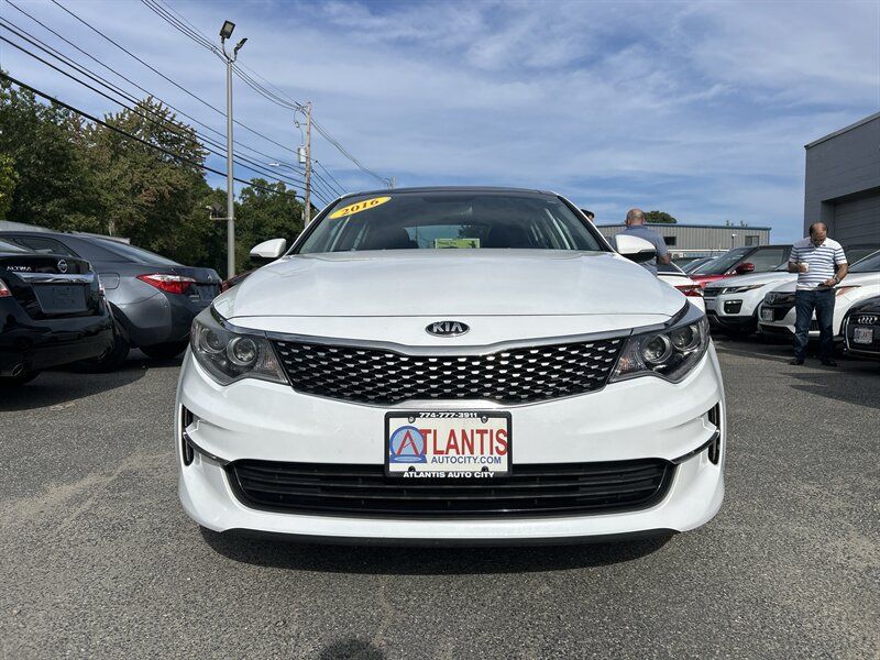 Used 2016 Kia Optima EX w/ Premium Package FWD image 2