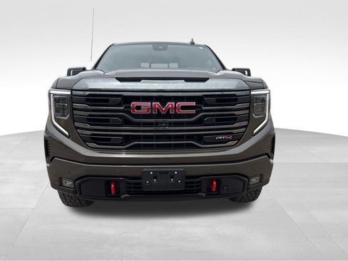 Used 2023 GMC Sierra 1500 AT4 w/ AT4 Premium Package AWD/4WD image 8