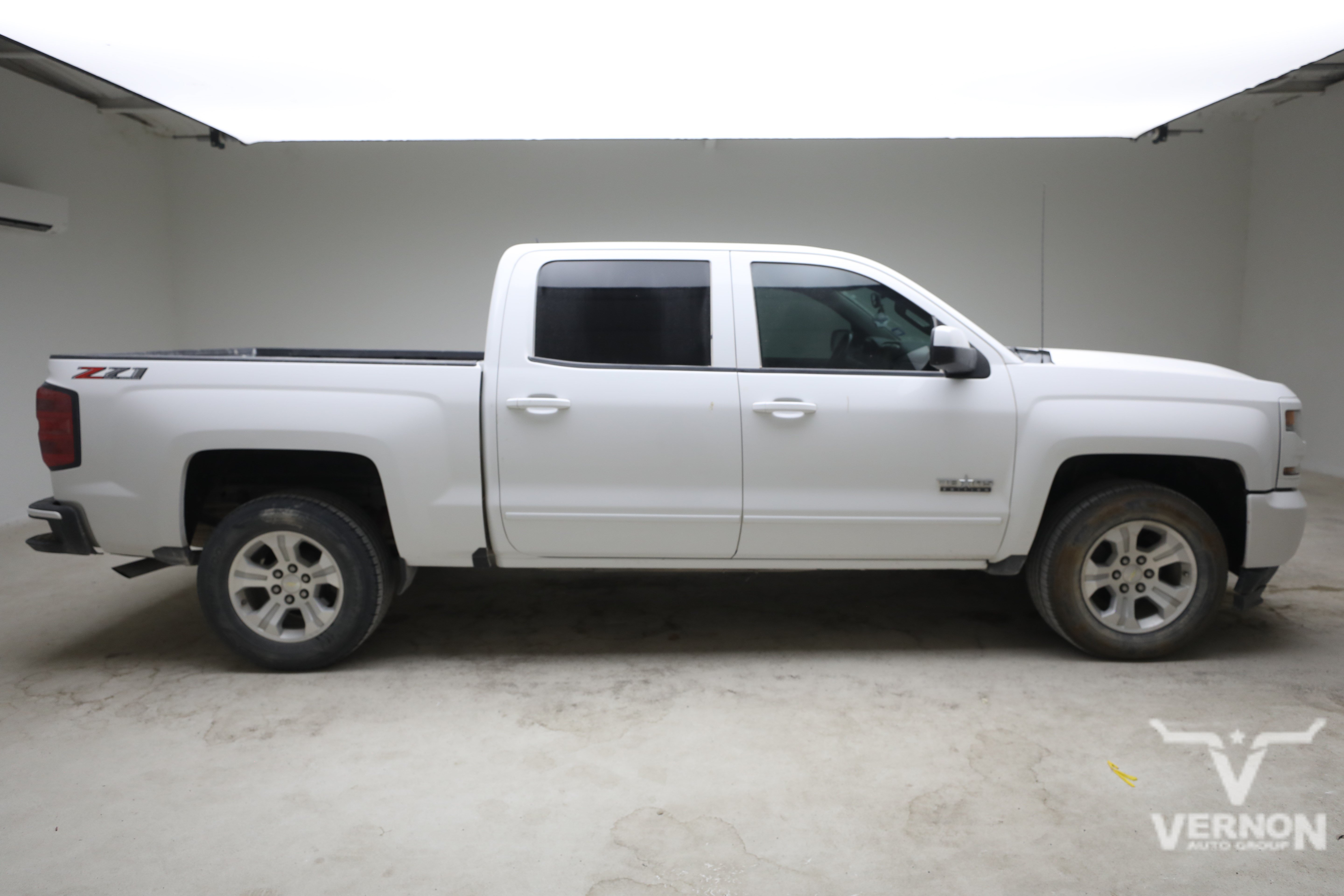 Used 2018 Chevrolet Silverado 1500 LT w/ Texas Edition AWD/4WD image 4