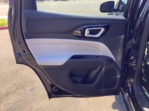 Used 2024 Jeep Compass Limited image 23