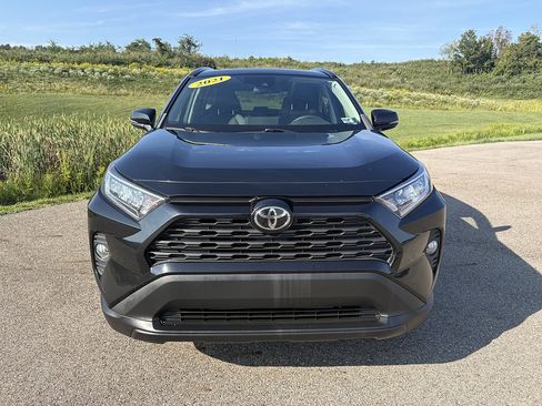 Used 2021 Toyota RAV4 XLE Premium AWD/4WD image 8