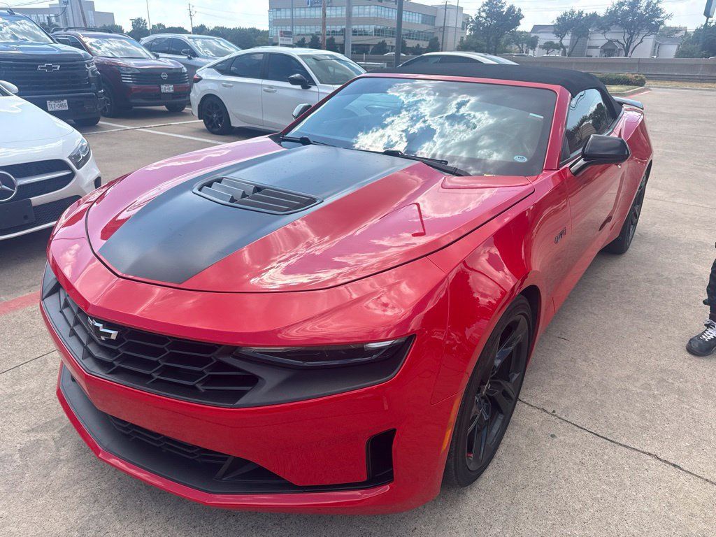 Used 2020 Chevrolet Camaro LT RWD image 11