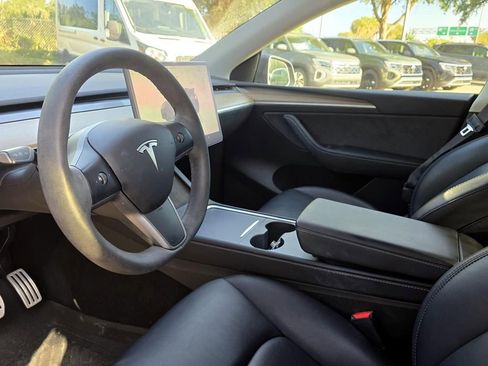 Used 2023 Tesla Model Y Performance AWD/4WD image 14