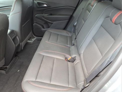 Used 2024 Chevrolet Trax RS w/ Sunroof Package FWD image 6