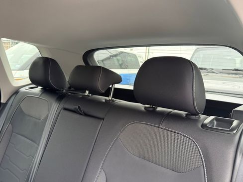 New 2026 Volkswagen Taos SE image 32