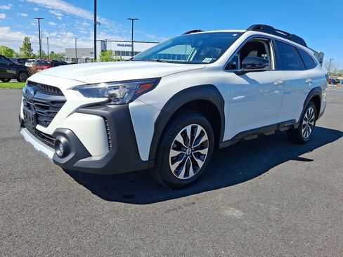 Certified 2024 Subaru Outback Limited AWD/4WD image 3