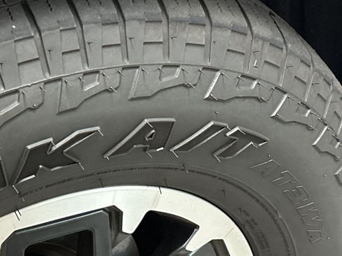 Used 2025 Toyota Tacoma TRD Off-Road AWD/4WD image 12