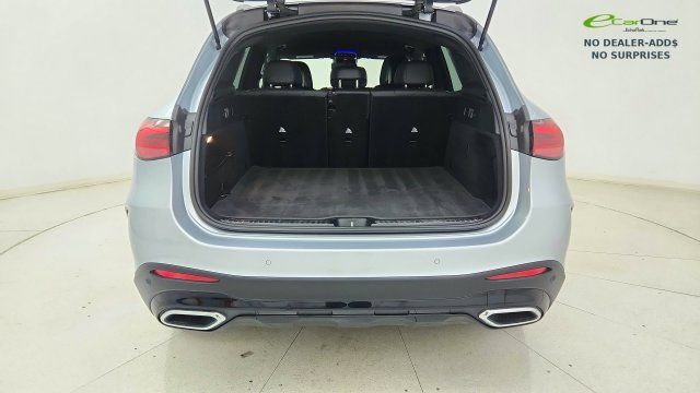 Used 2025 Mercedes-Benz GLC 300 4MATIC image 26