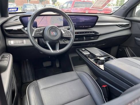 Used 2025 Buick Enclave Preferred AWD/4WD image 13