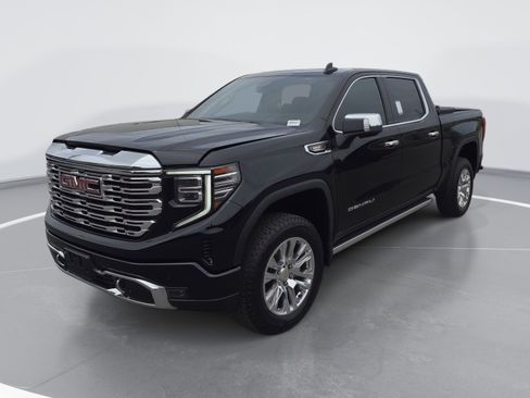 Used 2023 GMC Sierra 1500 Denali w/ Denali Reserve Package AWD/4WD image 7