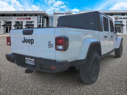 Used 2022 Jeep Gladiator Sport image 8
