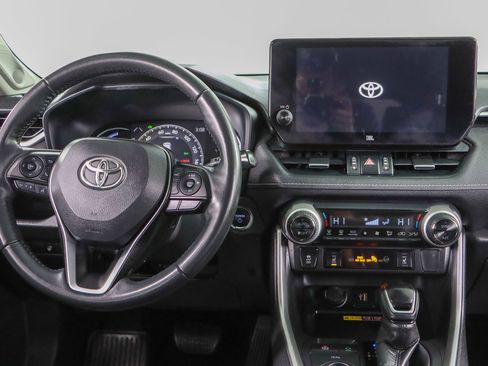 Used 2023 Toyota RAV4 XLE Premium image 17