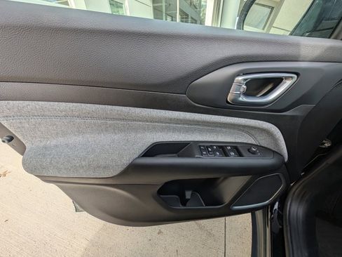 Used 2024 Jeep Compass Sport image 33