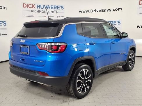 Used 2023 Jeep Compass Limited AWD/4WD image 4