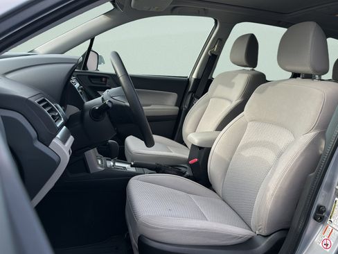 Used 2017 Subaru Forester 2.5i Premium w/ Popular Package #2A AWD/4WD image 27