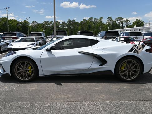 Used 2024 Chevrolet Corvette Stingray Premium Cpe RWD image 5