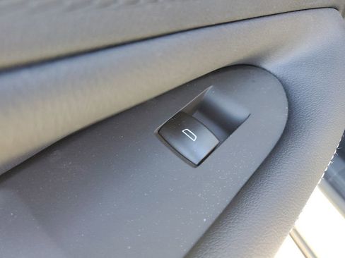 Used 2026 Chevrolet Blazer EV LT w/ Midnight/Sport Edition image 15