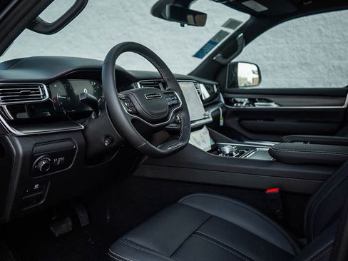New 2026 Jeep Grand Wagoneer L Summit AWD/4WD image 21