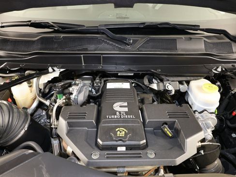 Used 2024 RAM 2500 Big Horn AWD/4WD image 36