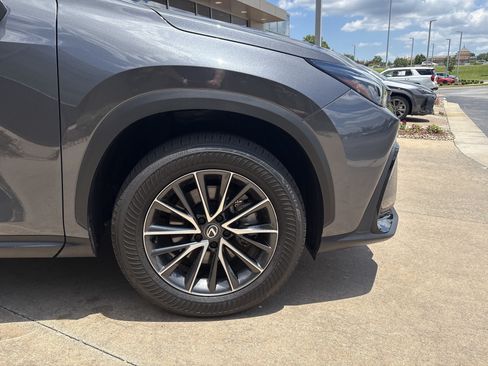 Used 2024 Lexus NX 250 FWD w/ Towing Package (2000 Lbs) image 13