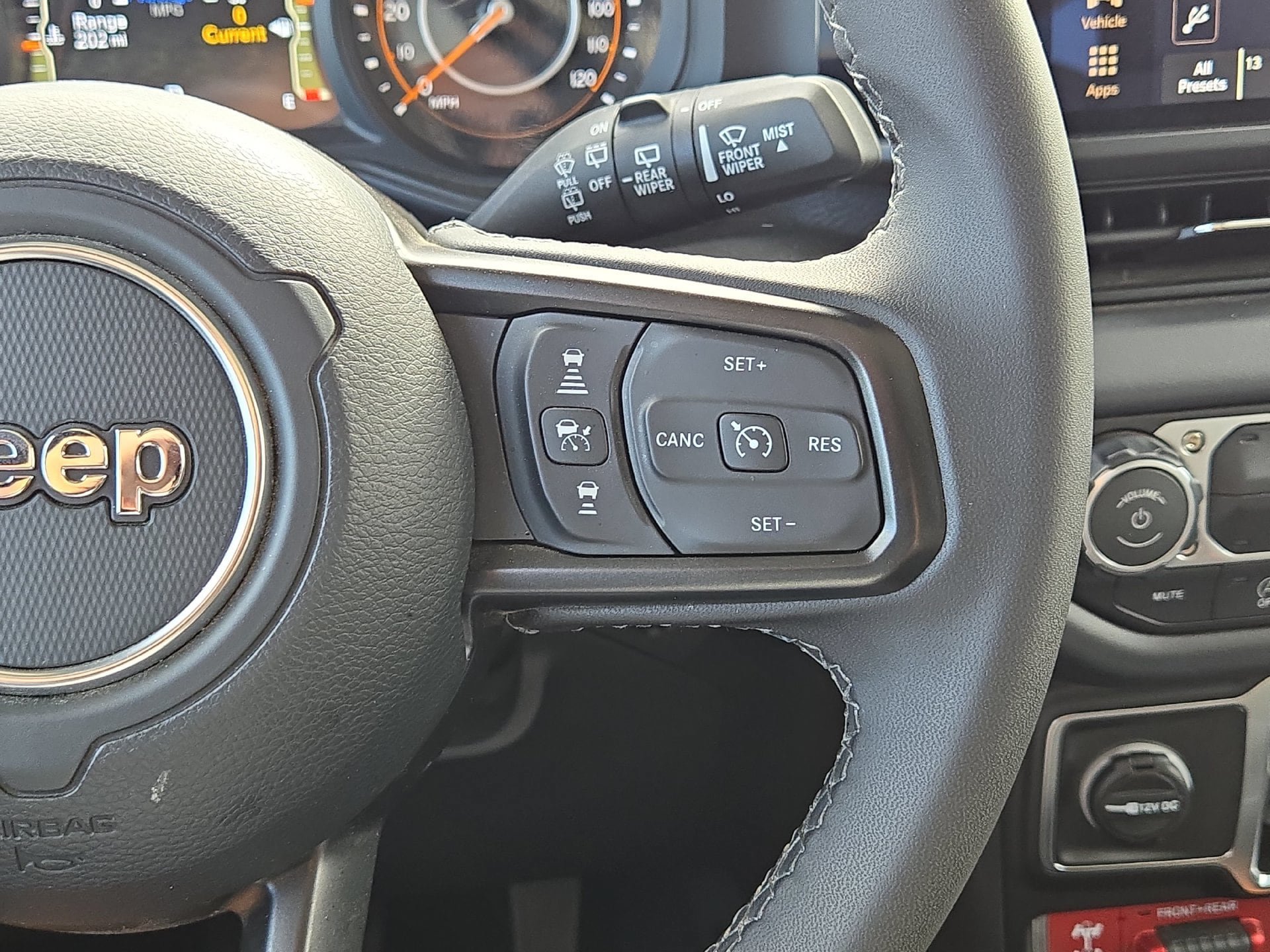 Used 2026 Jeep Wrangler Unlimited Rubicon AWD/4WD image 21