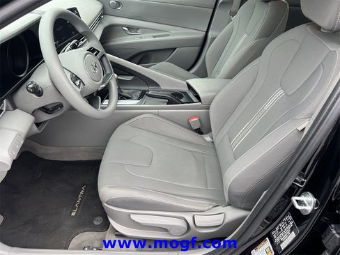 Used 2023 Hyundai Elantra SEL w/ Cargo Package image 19