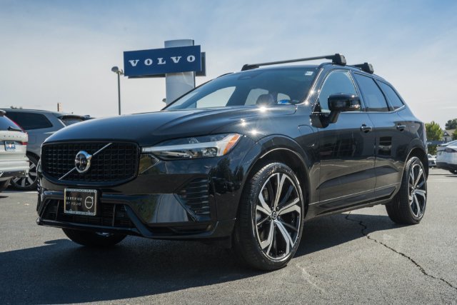 Certified 2024 Volvo XC60 T8 Ultimate w/ Protection Package Premier AWD/4WD image 3