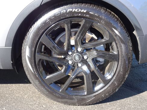 New 2025 Land Rover Discovery S AWD/4WD image 38