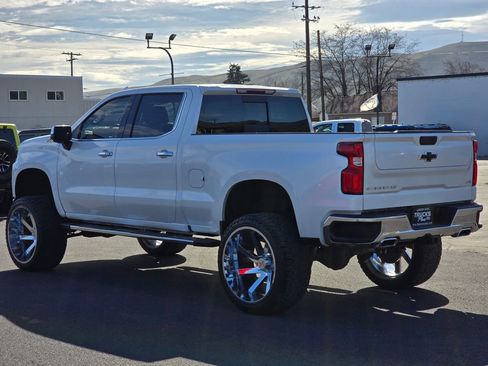 Used 2022 Chevrolet Silverado 1500 LTZ image 3