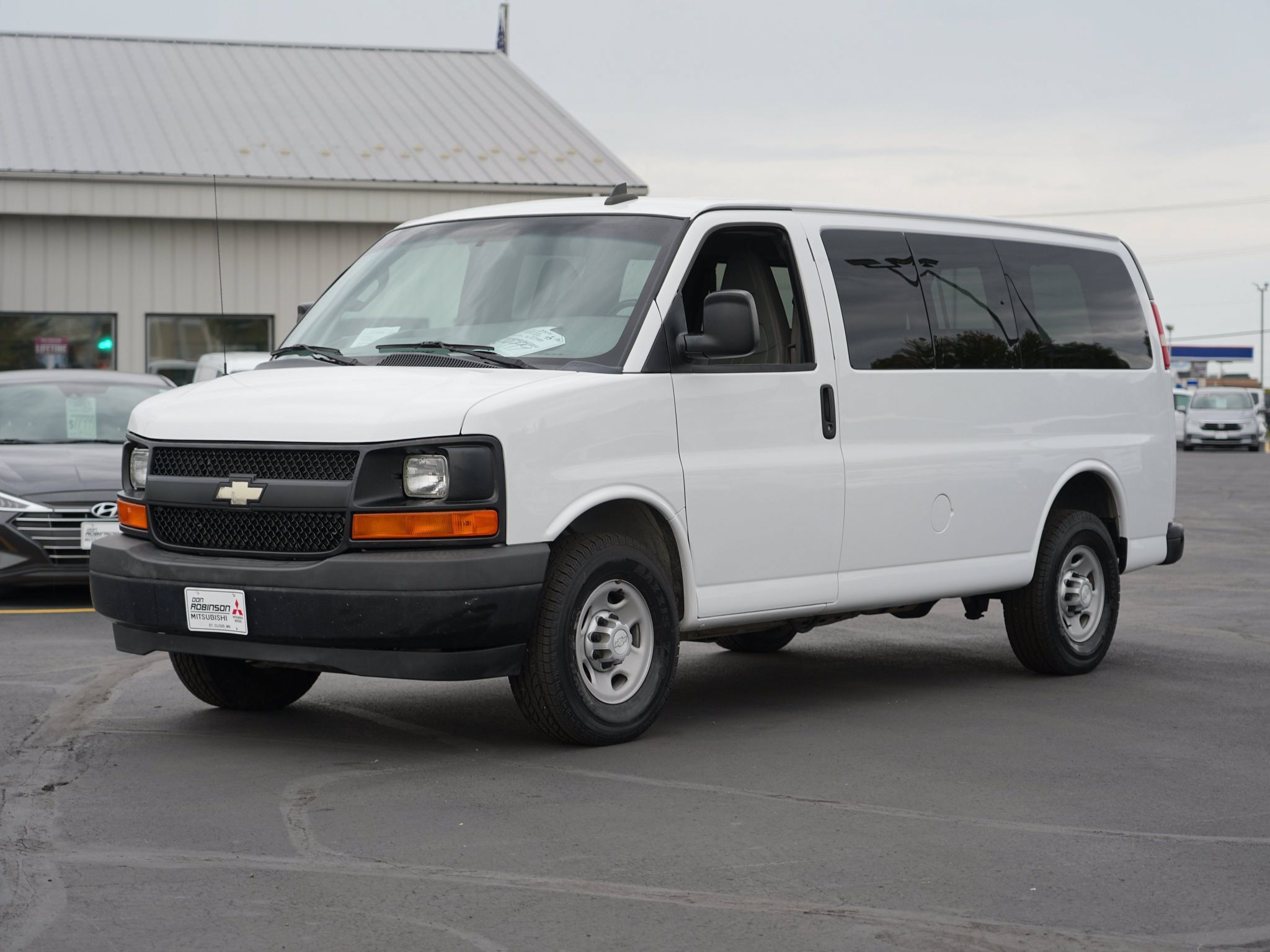 Used 2017 Chevrolet Express 2500 LS RWD image 8