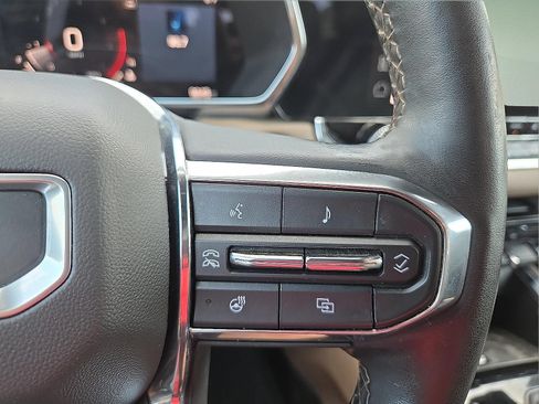 Used 2024 GMC Canyon Denali AWD/4WD image 18