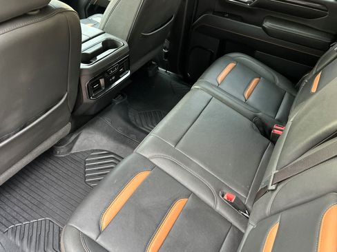 Used 2024 GMC Sierra 2500 AT4 w/ Technology Package AWD/4WD image 4