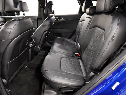 Certified 2025 Kia Sportage X-Pro AWD/4WD image 15