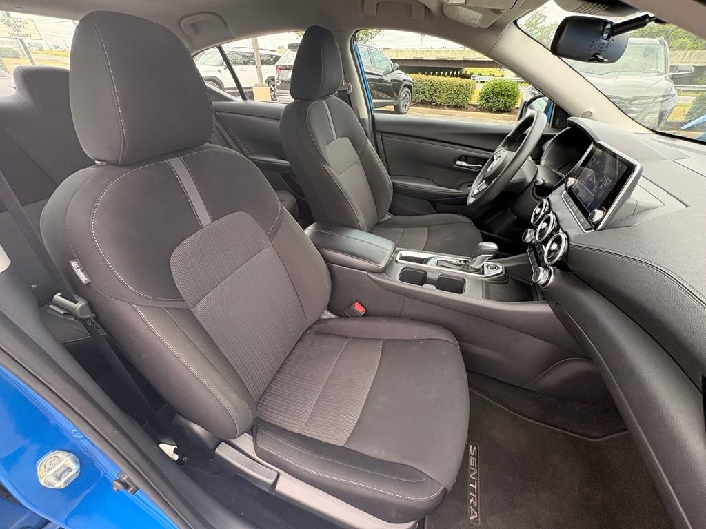 Used 2025 Nissan Sentra SV FWD image 30