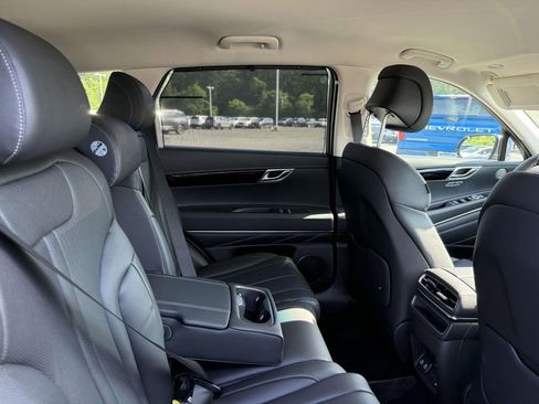 Used 2025 Genesis GV80 2.5T image 17